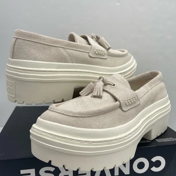 Converse A15553C
CTAS LUGGED HEEL LOAFER OX
LIGHT DUNE/EGRET/LIGHT DUNE Platform - Picture 8 of 16